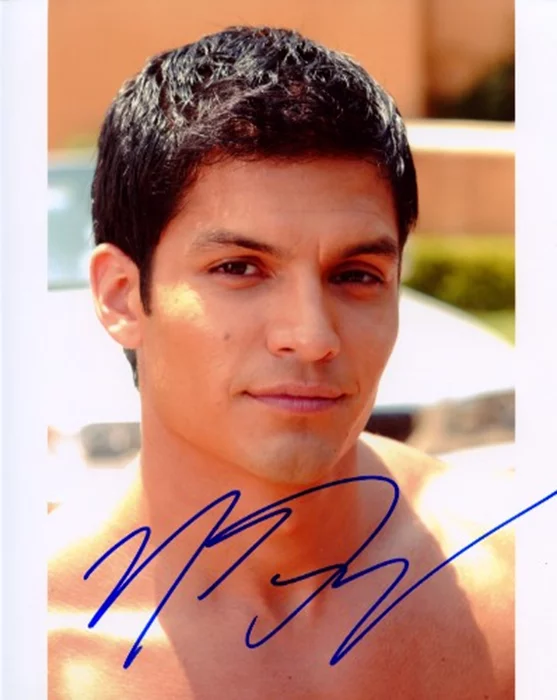 Nicholas Gonzalez autograph