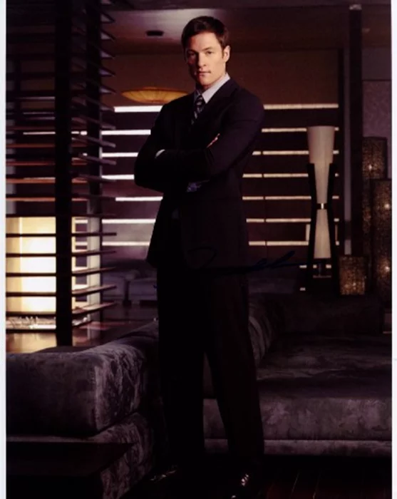 Tahmoh Penikett autograph