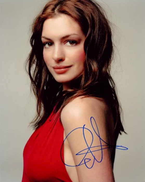 Anne Hathaway autograph