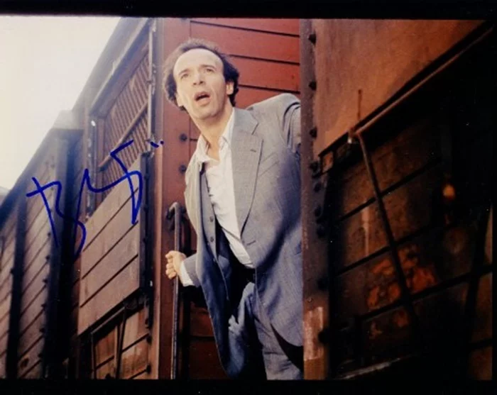 Roberto Benigni autograph