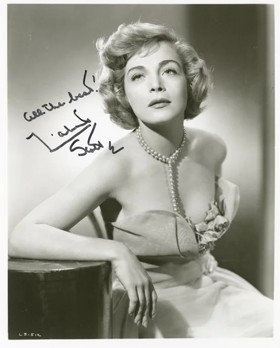 Lizabeth Scott autograph