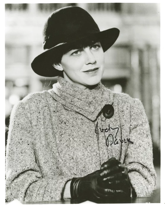 Judy Davis autograph