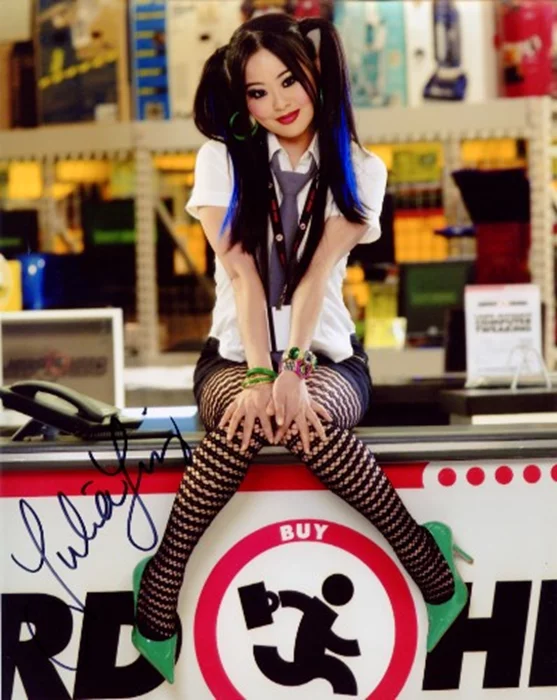 Julia Ling autograph