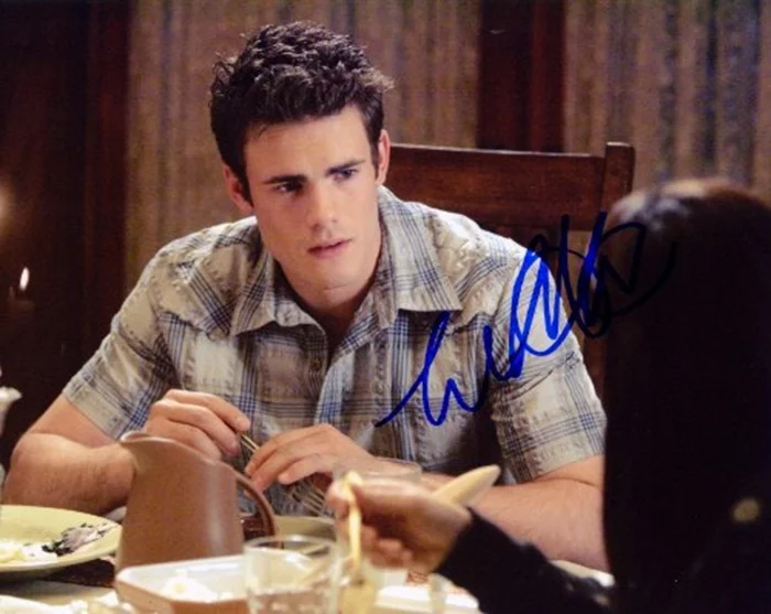 Micah Alberti  autograph