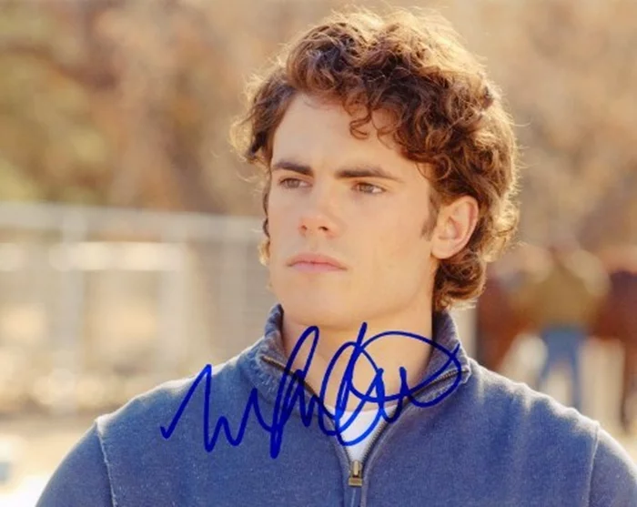 Micah Alberti  autograph