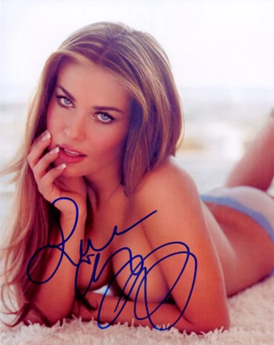 Carmen Electra autograph