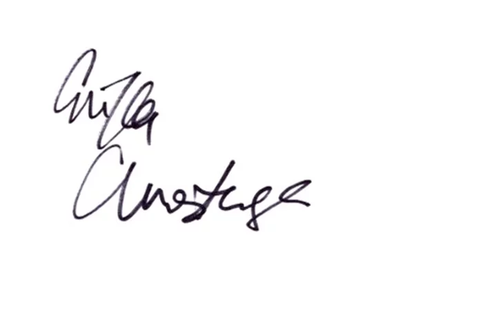 Erika Christensen autograph
