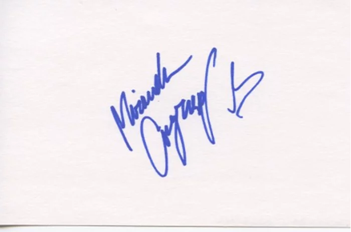 Miranda Cosgrove autograph