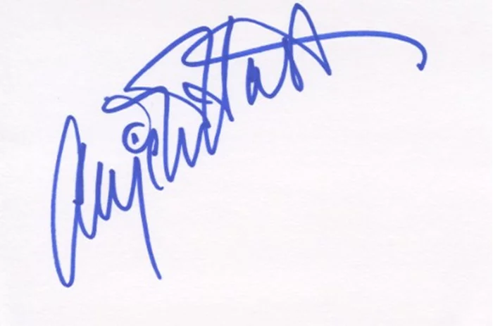 Anjelica Huston autograph