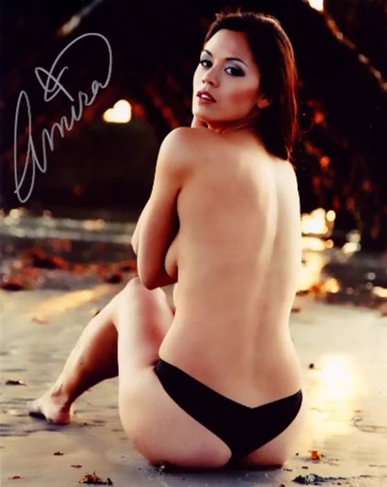 Amira autograph