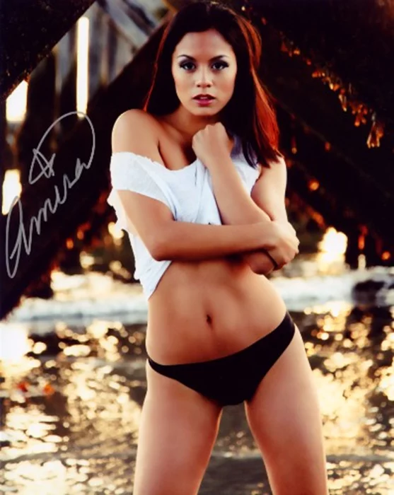 Amira autograph