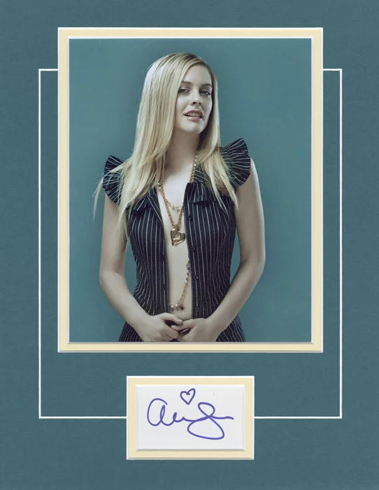 Alicia Silverstone autograph