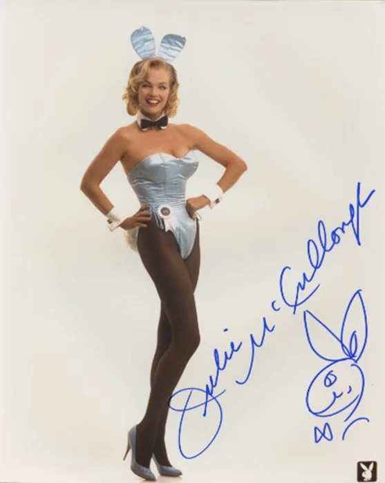 Julie McCullough autograph