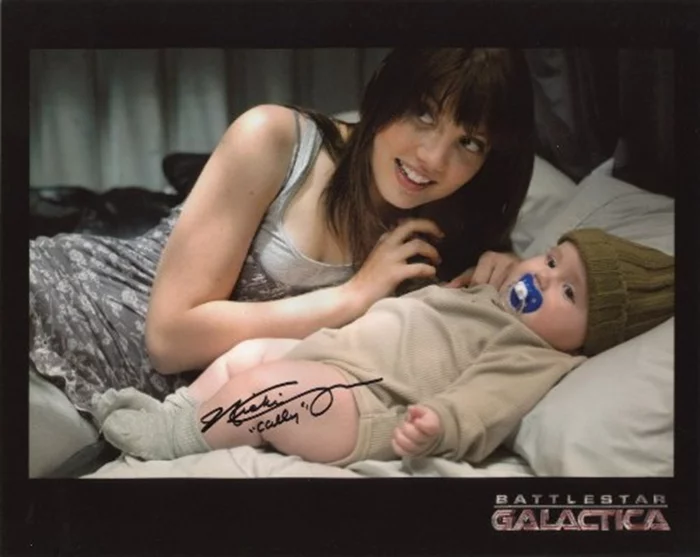 Nicki Clyne autograph