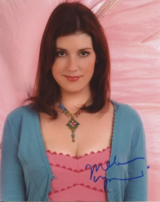 Melanie Lynskey autograph