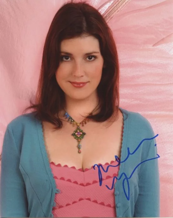 Melanie Lynskey autograph