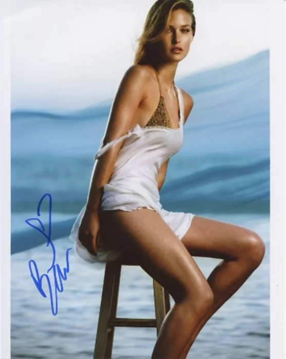 Bar Refaeli autograph