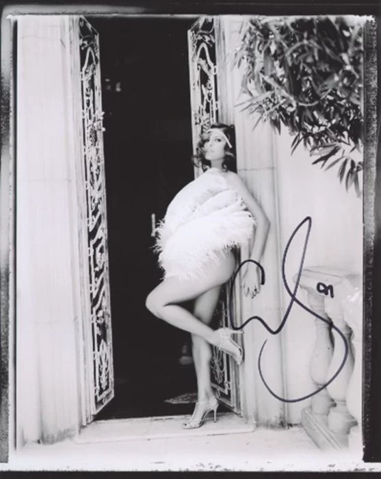 Eva Mendes autograph