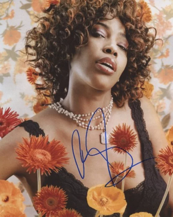 Macy Gray autograph