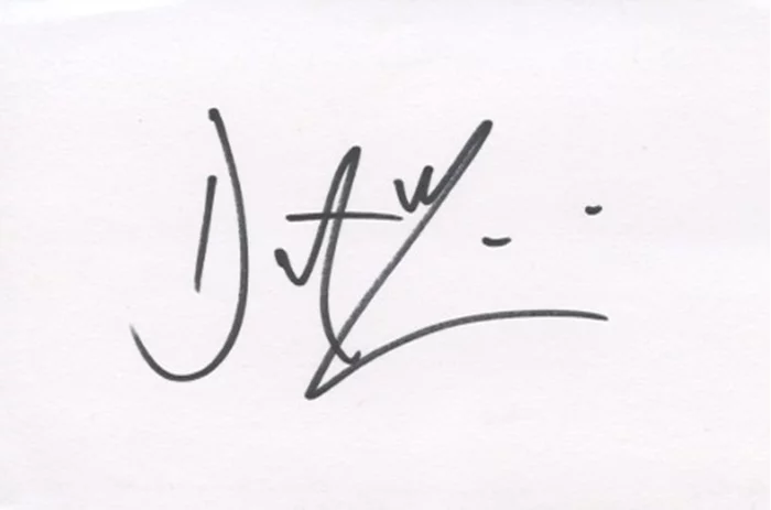 Dustin Milligan autograph