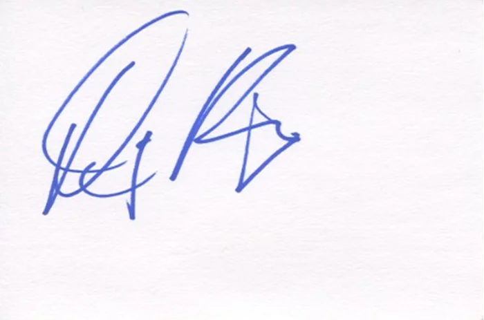 Dania Ramirez autograph