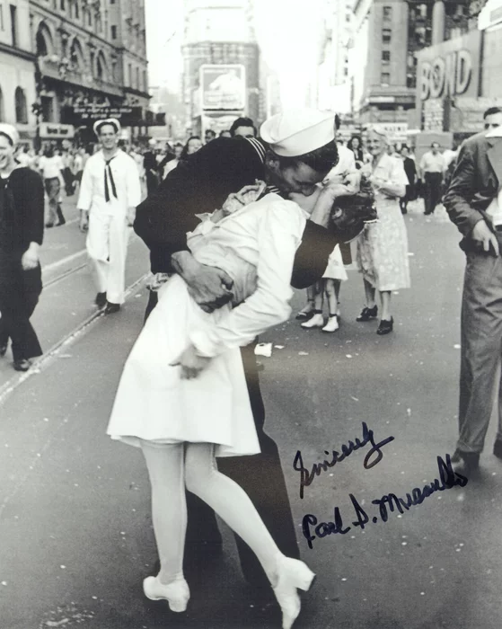 Carl Muscarello autograph