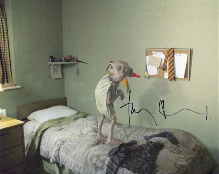Toby Jones autograph