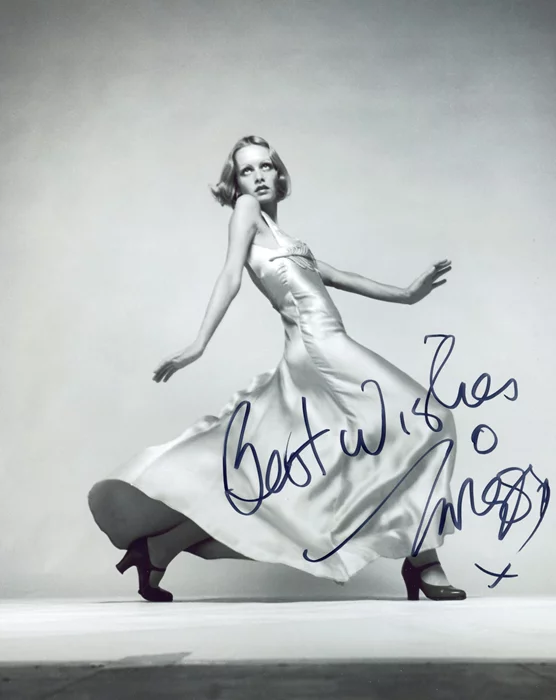 Twiggy Lawson autograph
