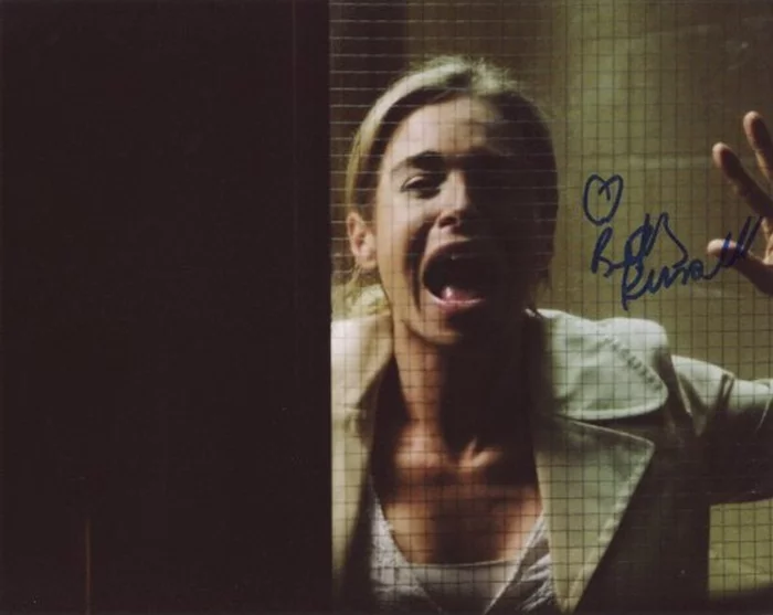 Betsy Russell autograph