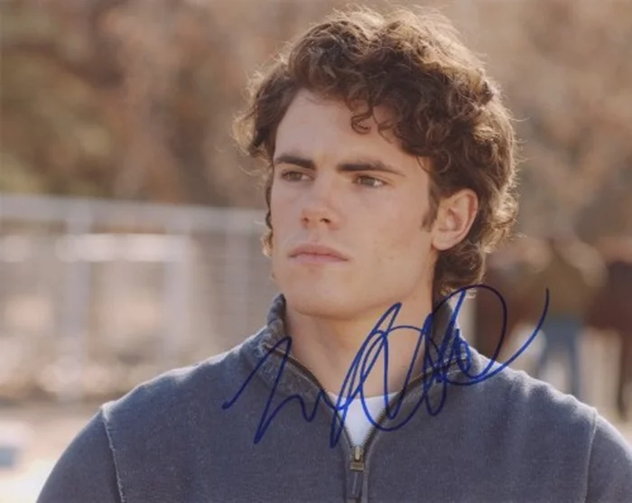 Micah Alberti autograph