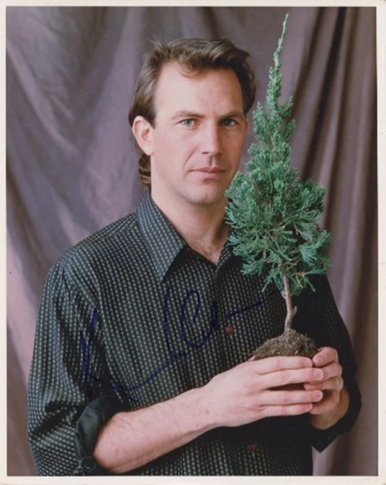 Kevin Costner autograph