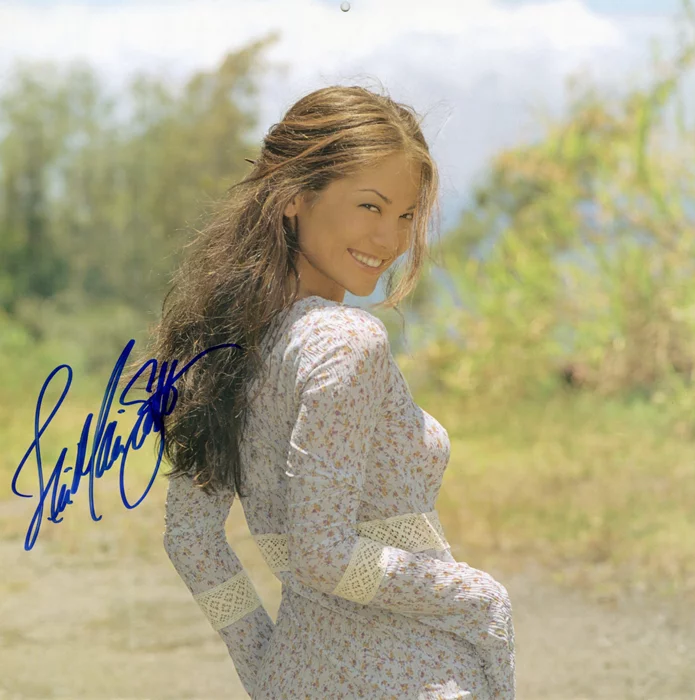 Lisa Marie Scott autograph