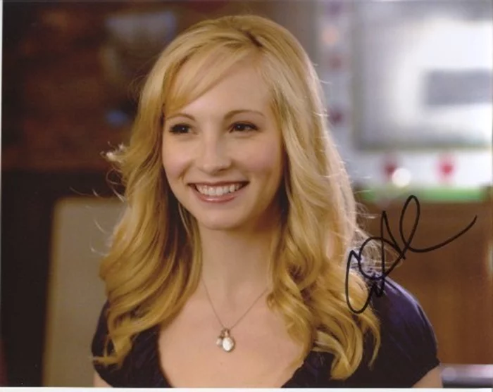 Candice Accola autograph