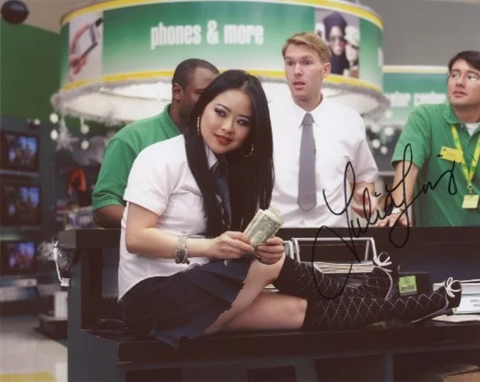Julia Ling autograph