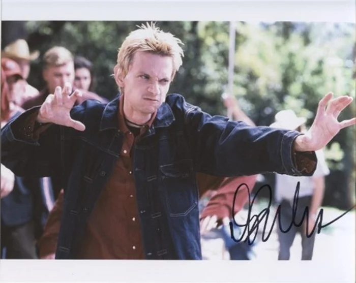 DJ Qualls autograph