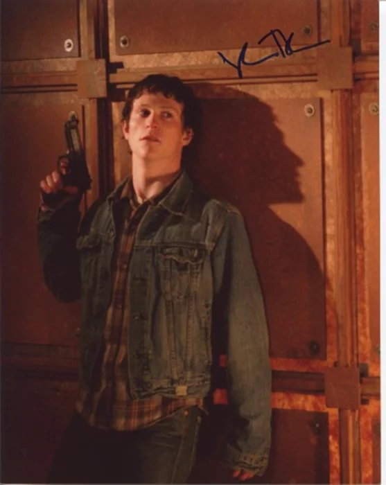 Jonathan Tucker autograph