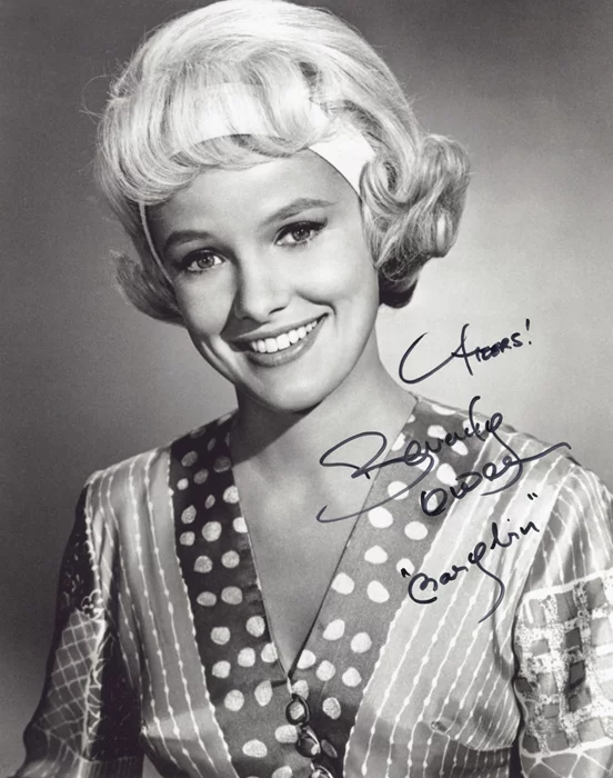 Beverley Owen autograph