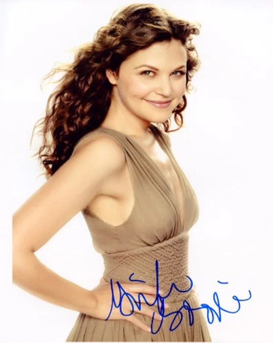 Ginnifer Goodwin autograph