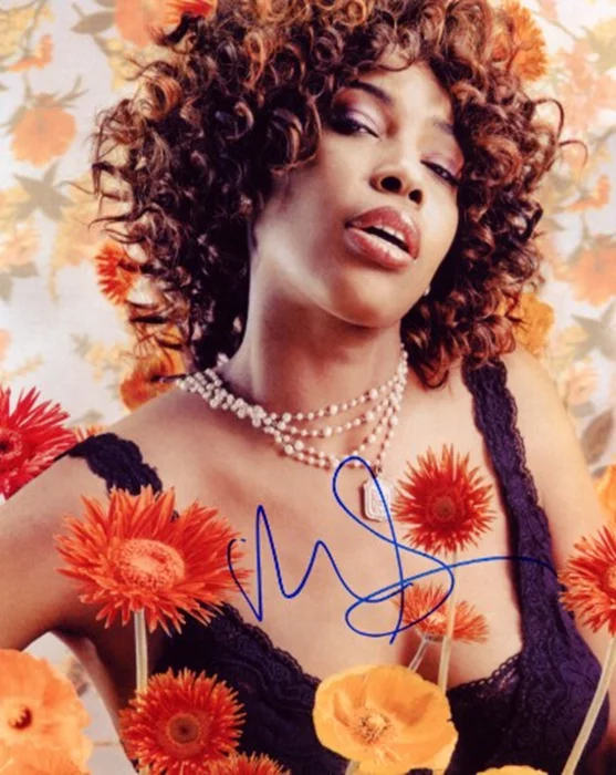 Macy Gray autograph