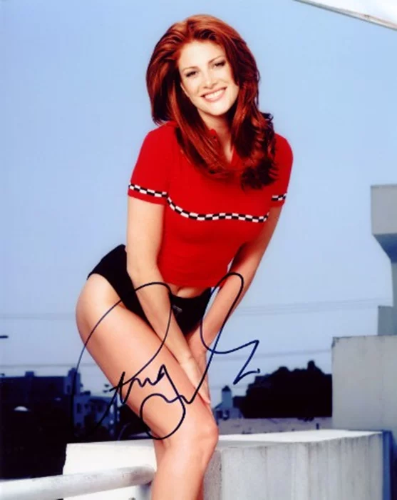 Angie Everhart autograph