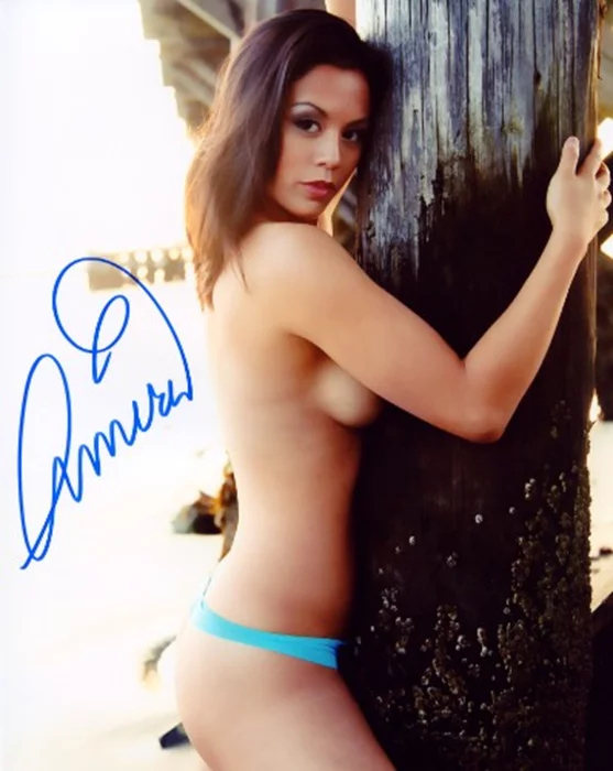 Amira autograph