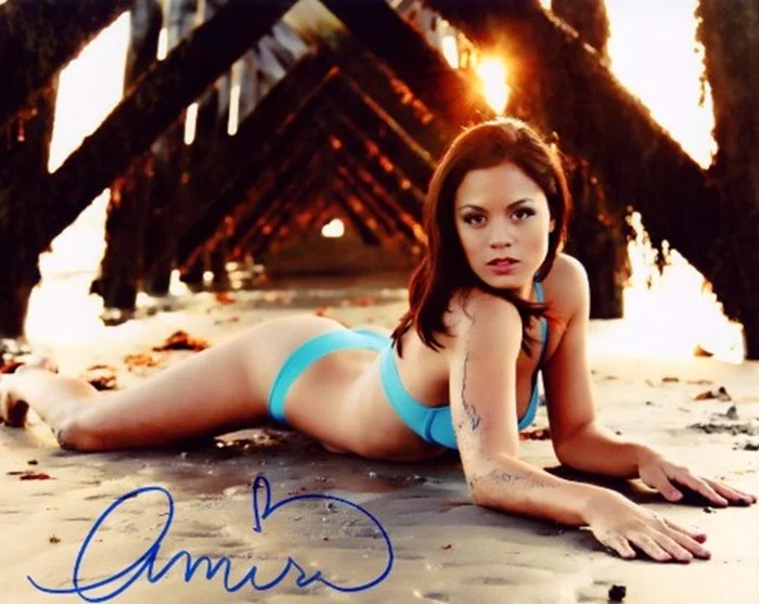 Amira autograph