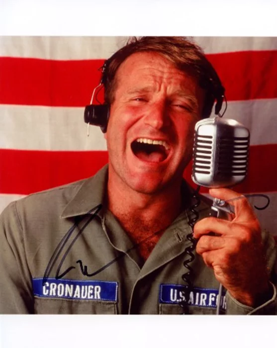 Robin Williams autograph