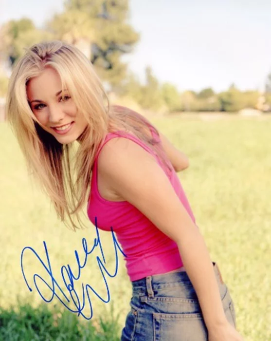 Kaley Cuoco autograph