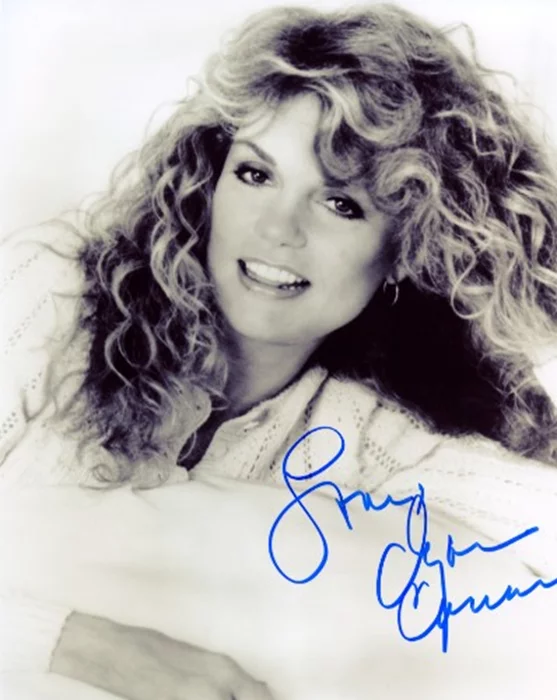 Dyan Cannon autograph