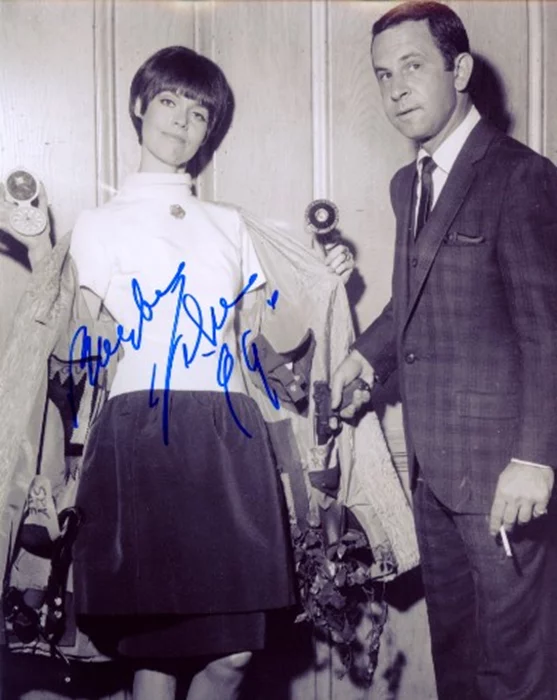 Barbara Feldon autograph