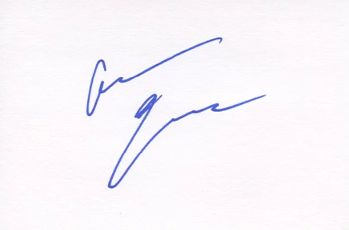 Angus Jones autograph