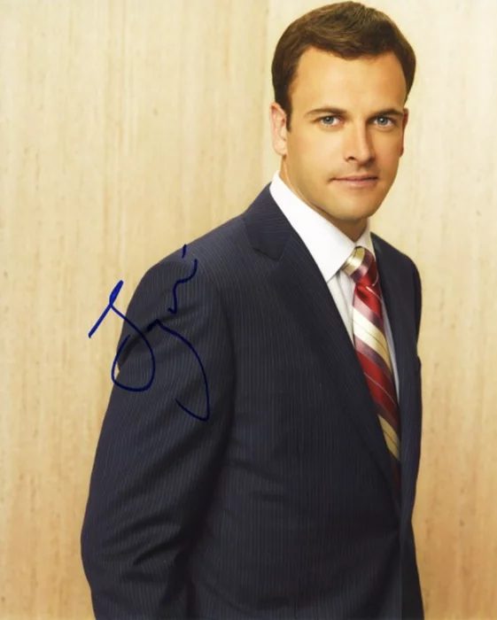 Jonny Lee Miller autograph