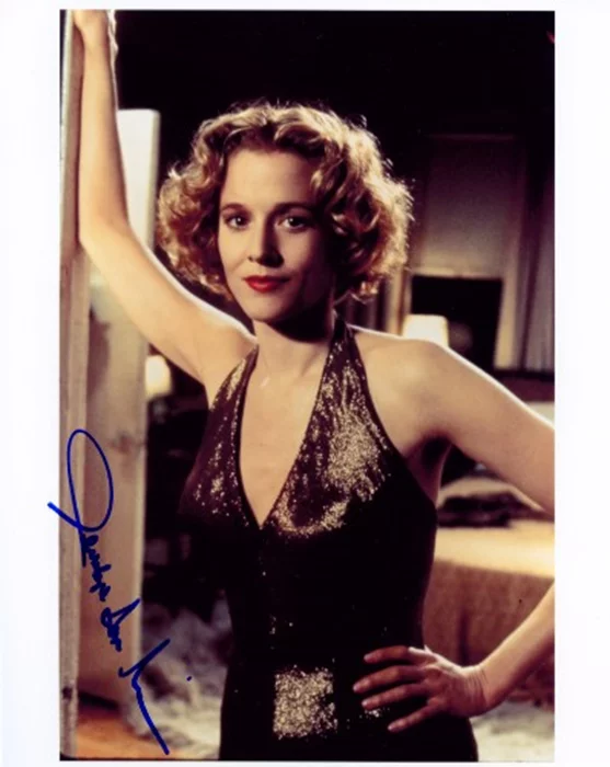 Penelope Ann Miller autograph