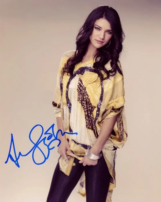 Jessica Szohr autograph